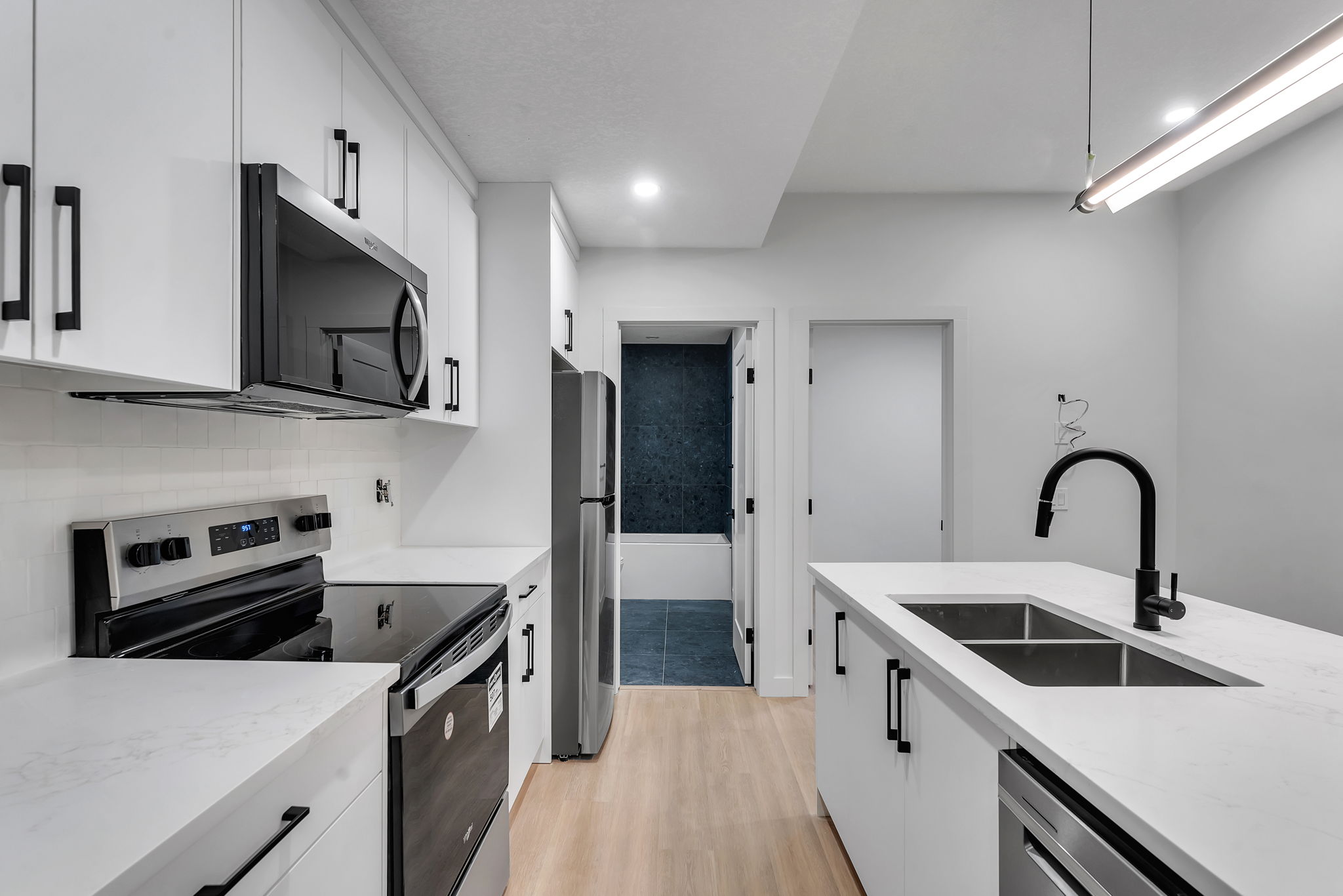 The Becky - Image 40